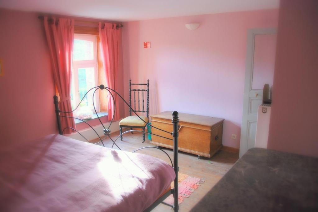 B&B Les Trois Voisins Bourseigne-Vieille 객실 사진